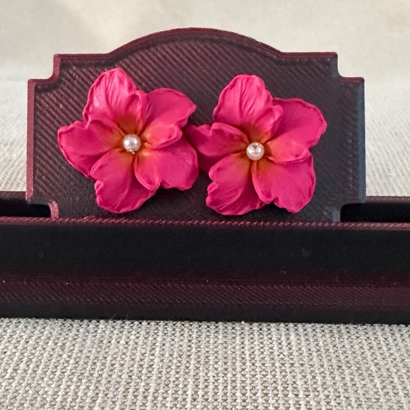 Pink Floral Stud Earrings and Wire Mesh Earrings - Picture 2 of 7